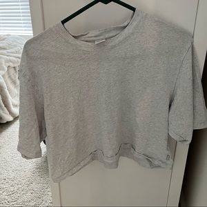 Aritizia grey crop top